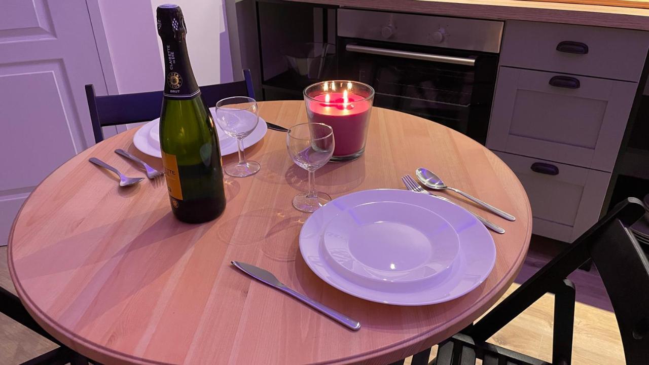 Mille Et Une Nuit, Appartement Classe 3 Etoiles En Rdc Avec Exterieur Et Parking Dole Eksteriør bilde